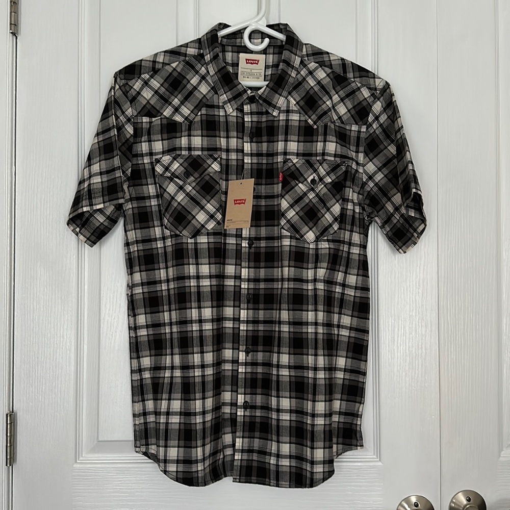 Levi’s plaid button down shirt Size L